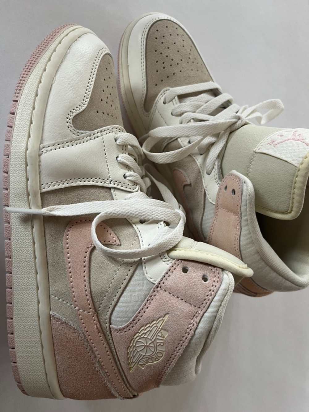 Nike Air Jordan High-Top Sneakers in Cream & Blush woman’s size 8.5 NEW